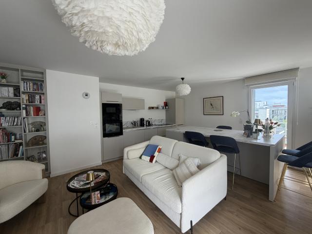 Appartement 3 chambres avec terrasse plein sud et rooftop privatif La Madeleine
