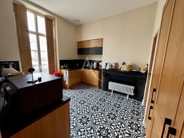 Appartement Nimes 5 pièce s 124.06 m2