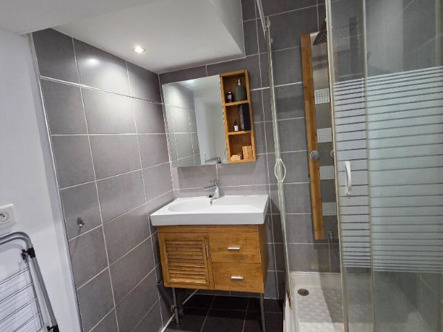 Appartement Nimes 1 pièce s 23.76 m2