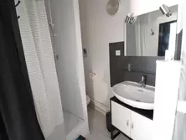 Appartement Nîmes Ecusson, Location appartement 1 pièce 19 m²