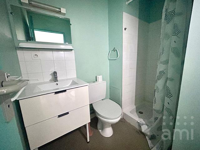 Appartement Niort 1 pièce s 22.80 m2