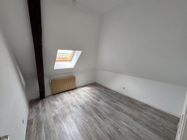APPARTEMENT NON MEUBLÉ MOLLIENS DREUIL CHAUFFAGE COMPRIS
