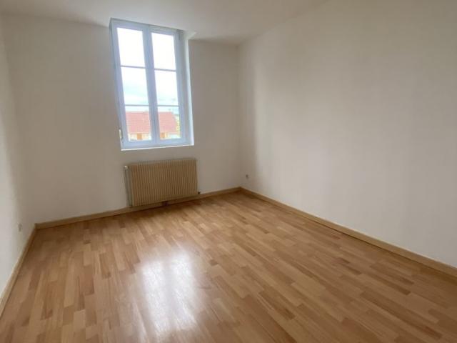 APPARTEMENT NON MEUBLÉ MOLLIENS DREUIL CHAUFFAGE COMPRIS