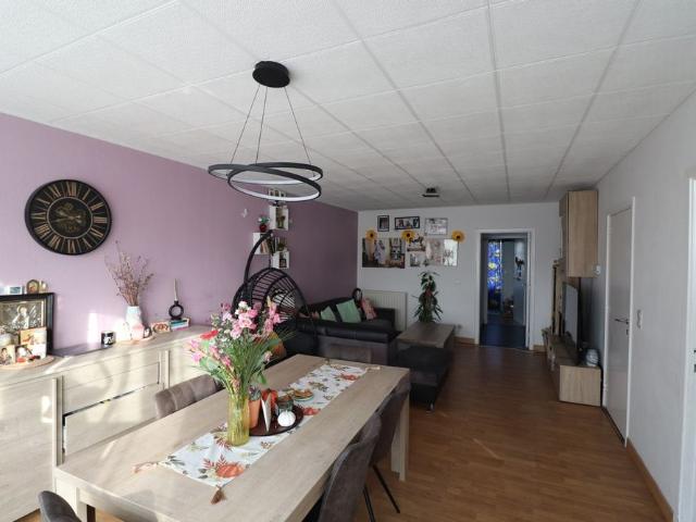 Appartement op de tweede verdieping met 2 slaapkamers met op het gelijkvloers garage met berging en tuin