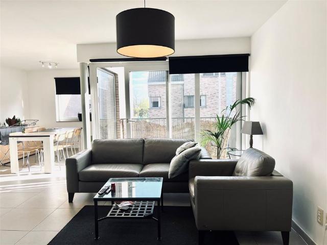 Appartement op de eerste verdieping met garagebox