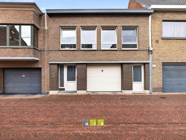 APPARTEMENT OP HET EERSTE VERDIEP MET 2 SLAAPKAMERS DICHTBIJ HET CENTRUM VAN MAASEIK