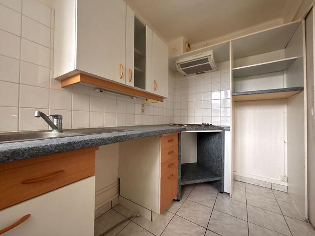 Appartement Orleans 1 pièce 28.08 m2 avec parking chauffage compris