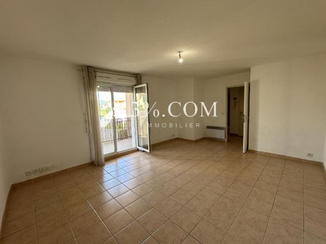 Appartement P3 avec balcon et 2 places de parkings