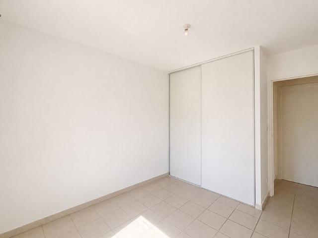 Appartement P2 en rez de jardin avec piscine