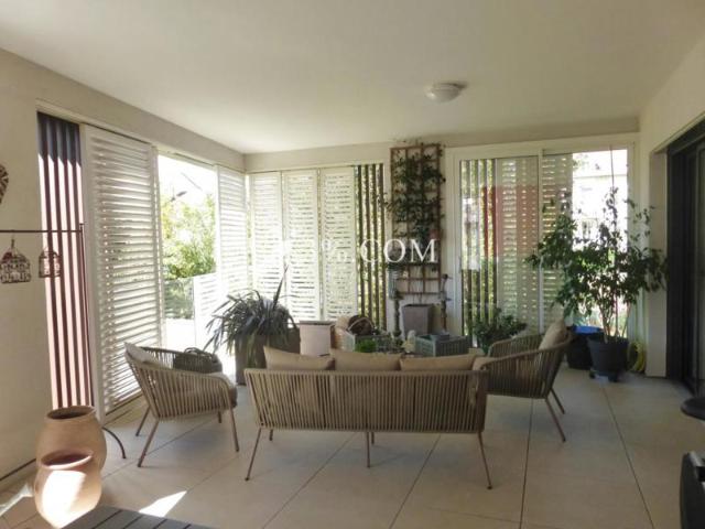 Appartement P4, terrasse, garage, standing, centre ville