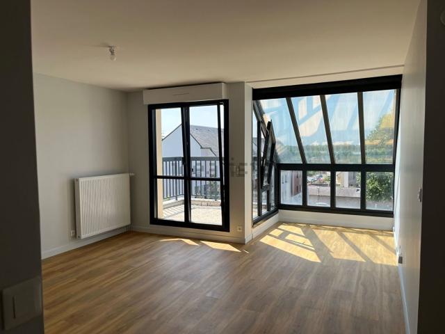 Appartement, Pacé
