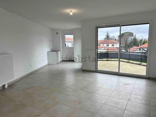 Appartement, Parentis en Born