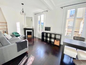 Appartement à louer à Rue Quinault Paris - Ascenseur