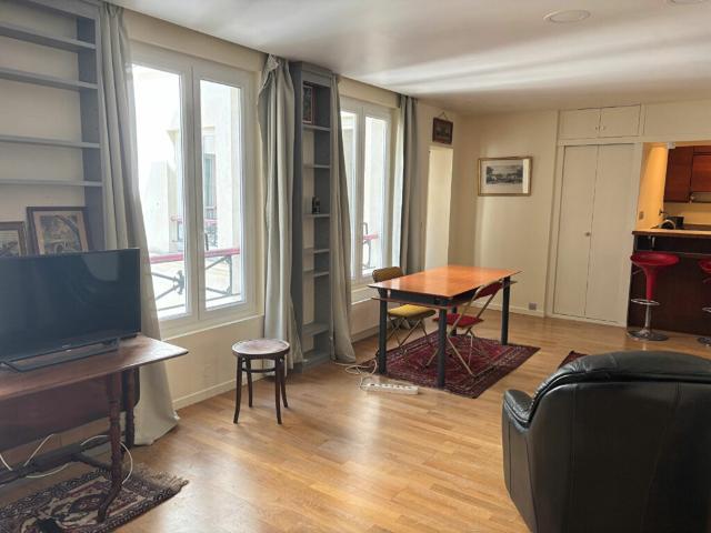 Appartement Paris 8ème 1 pièce s 42.45 m2