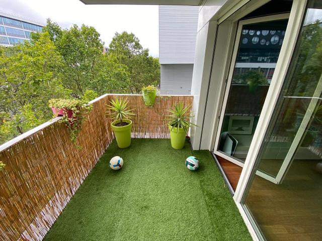 Appartement Paris 3 pièces meublé avec balcon et 1 place de parking 61 m2