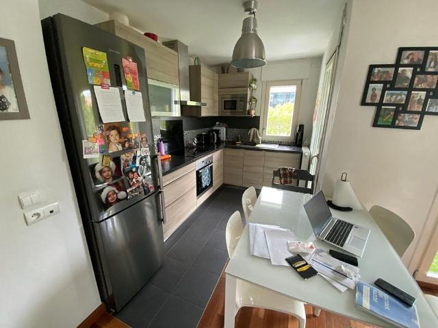 Appartement Paris 3 pièces meublé avec balcon et 1 place de parking 61 m2