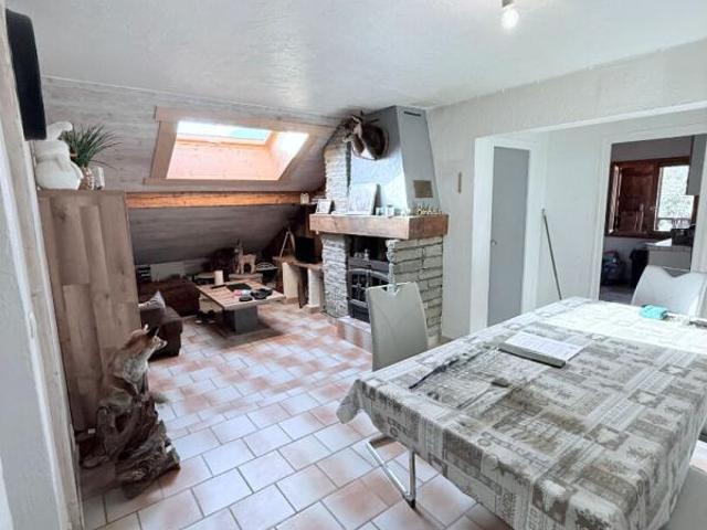 Appartement PASSY 87 M2 loi carrez, 111M2 superficie totale, 5 pièces 276000 euros