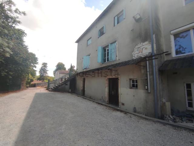 Appartement, Pern