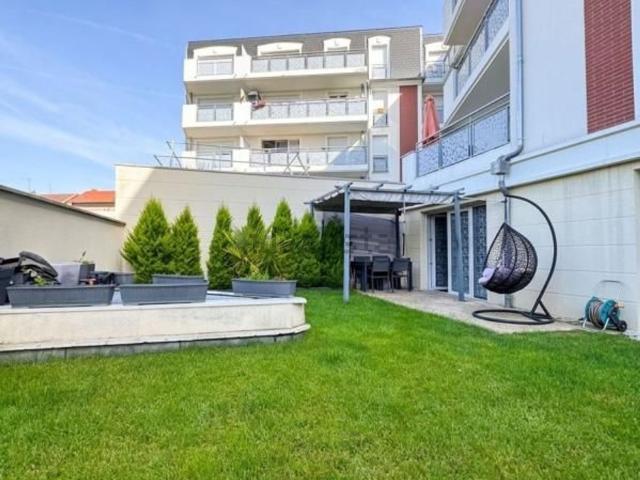 Appartement, Persan