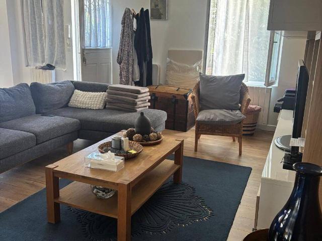 Appartement petite maison en plein centre ville