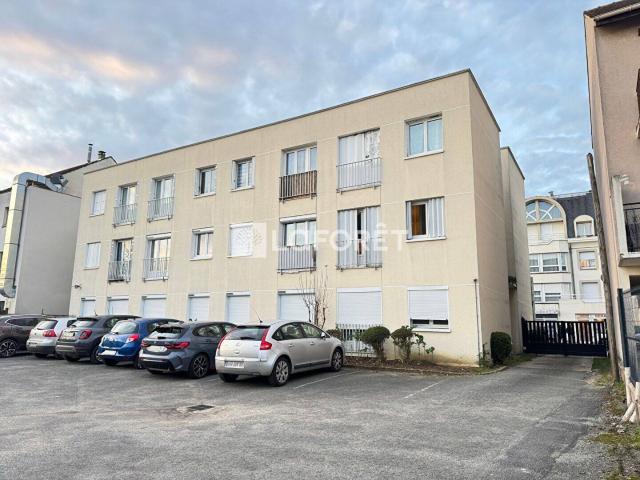 Appartement Pontault Combault 1 pièce s 23.5 m2
