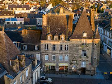 Appartement Pontivy 1 pièce Pontivy réhabilitation face à la place du Martray