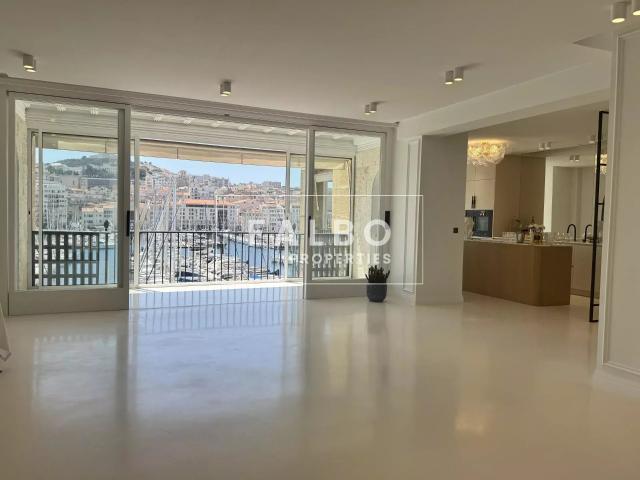 Appartement Pouillon. rénovation d'exception avec vue somptu. 171m² Marseille 2ème