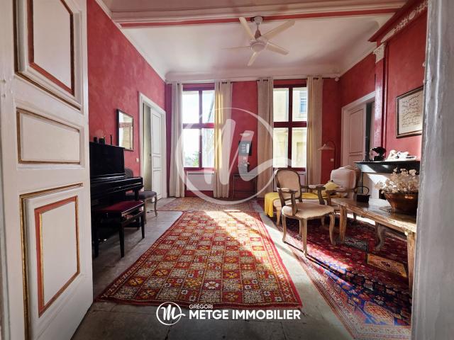 Appartement Place du Marché aux Fleurs — 97 m2, vue dégagée. 105m² Montpellier