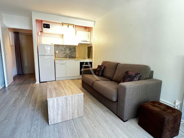 Appartement proche plage et commerces avec garage et loggia