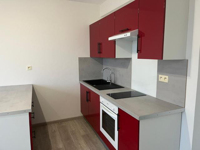 APPARTEMENT PUYLAURENS CENTRE