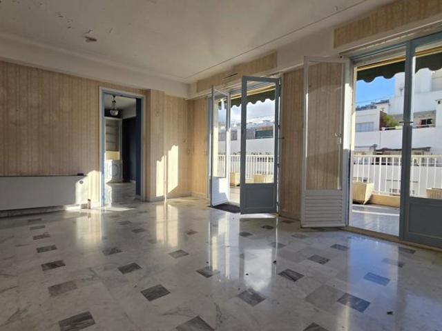 PORT DE NICE: 6EME 4P TERRASSE GARAGE