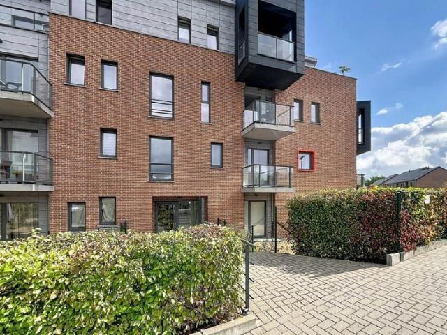 Appartement rdc 1 chambre avec terrasse, jardin et parkings
