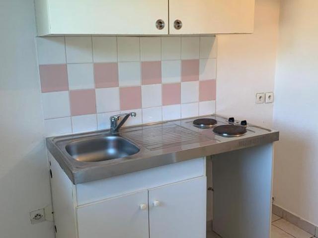 Appartement RDC 44 m² avec extérieur et parking