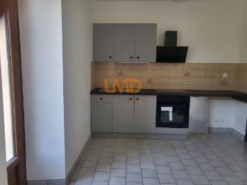 Appartement RDC 82m2 + garage, cave et terrain