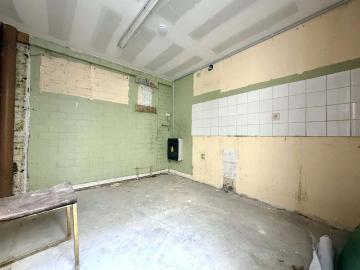 Appartement rénové avec 1 chambre et une grande cour