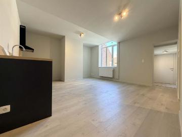 Appartement rénové avec 2 chambres