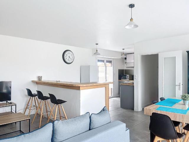 Appartement T3 rénové avec terrasse au centre de Messanges