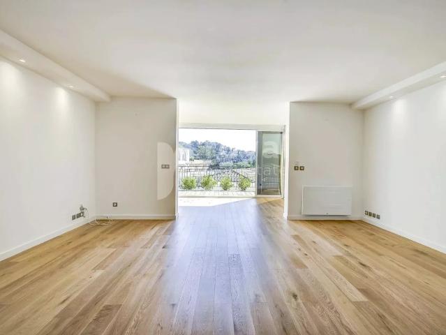 Appartement rénové avec terrasse Royal Mougins Golf 80m² Mougins