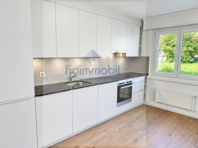 Appartement rénové avec balcon