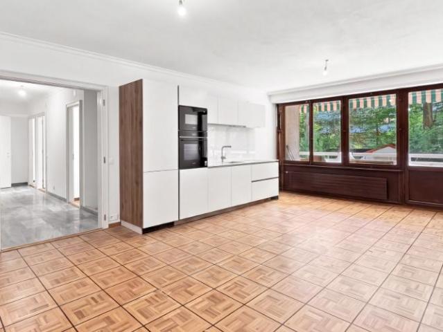 Appartement rénové avec balcon – Route de Florissant, Genève