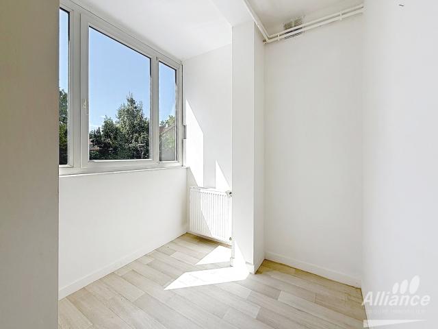 APPARTEMENT RENOVE AVEC BALCON VUE DEGAGEE GARAGE