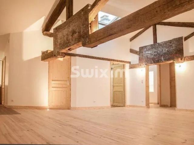 Appartement rénové avec soin, terrasse 96m² Valréas