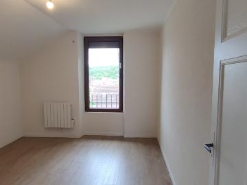 Appartement rénové deux pièces secteur Arlod