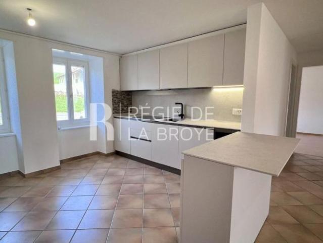 Appartement rénové de 2.5 pièces à Champtauroz