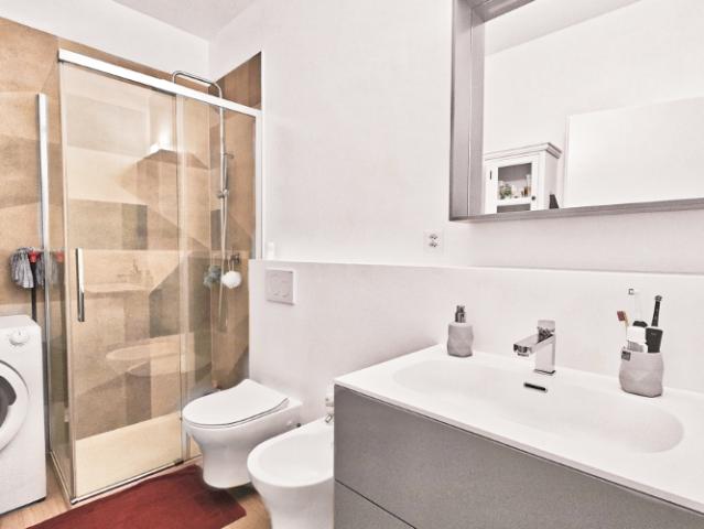 Appartement rénové de 2,5 pièces avec terrasse
