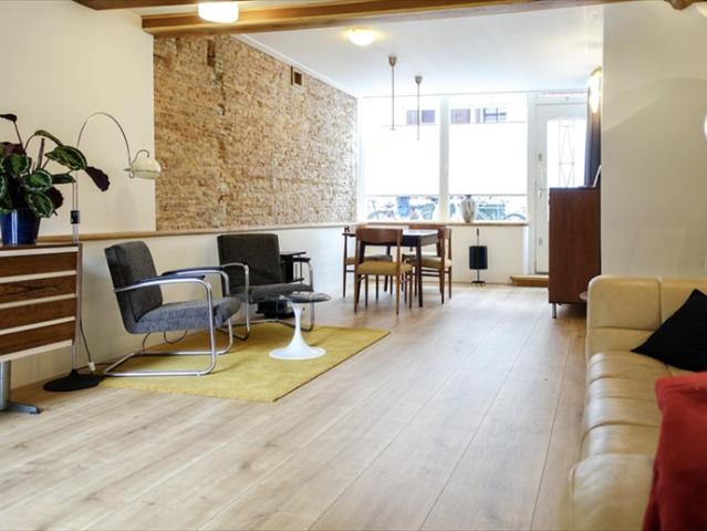 Appartement Rénové de 2 Pièces avec Patio à Amsterdam Jordaan À Louer