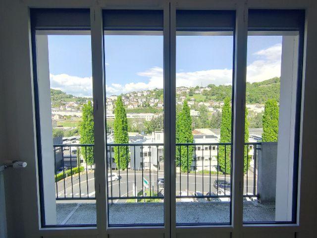 Appartement rénové de 77 m2 avec place de parking pour inves