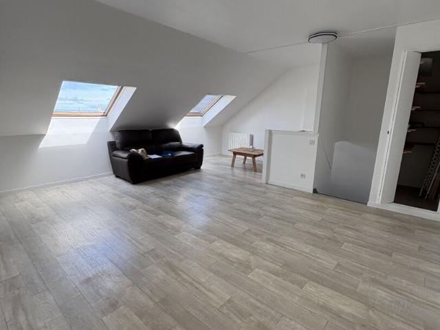 APPARTEMENT RENOVE DE TYPE F2 MEUBLE EN RESIDENCE AVEC ASCENSEUR SUR TOURLAVILLE