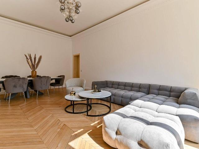 Appartement rénové et meublé 106,5 m2 Porte Dauphine Paris 16e
