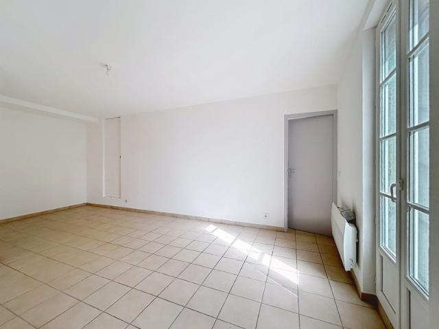 Appartement rénové MONTAGNAC